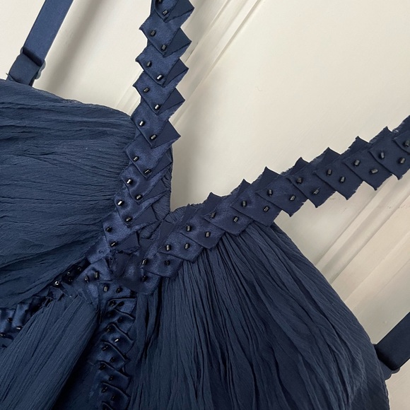 Beautiful blue BCBG short cocktail dress. Size 8. 100% silk crepe gauze fabric. - Picture 2 of 8